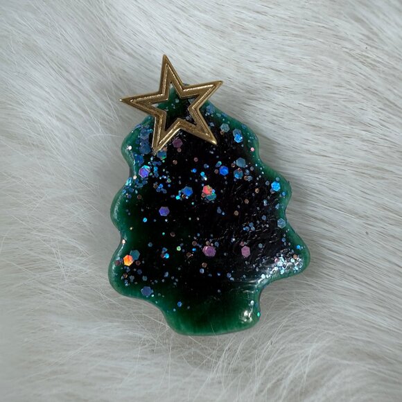 Handmade Ceramic Christmas Tree Brooch Pin - Picture 1 of 5